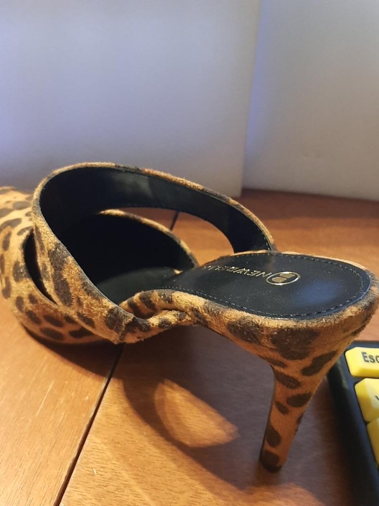New ! Newbella Leopard Print Vintage Stiletto Mules Size 6.5 — image 2 of 6